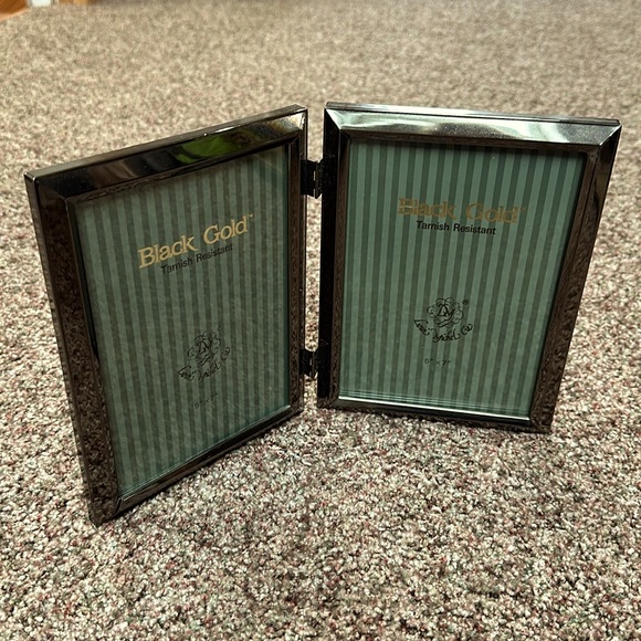 Hinged Double 5”x 7” picture frame - Picture 1 of 5